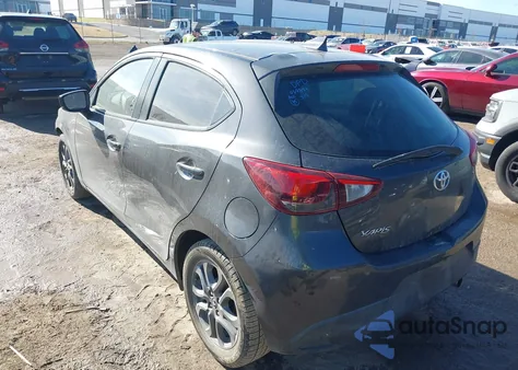 2020 Toyota Yaris Le z USA, uszkodzony, nr VIN 3MYDLBJV4LY707418